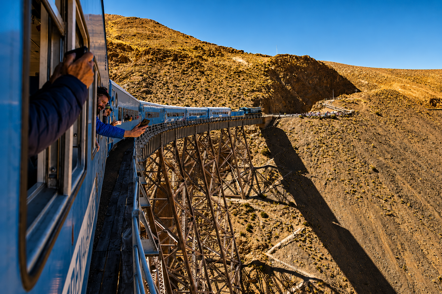 Tren a las Nubes ( San Antonio de los Cobres - Viaducto La Polvorilla) - Imagen 4